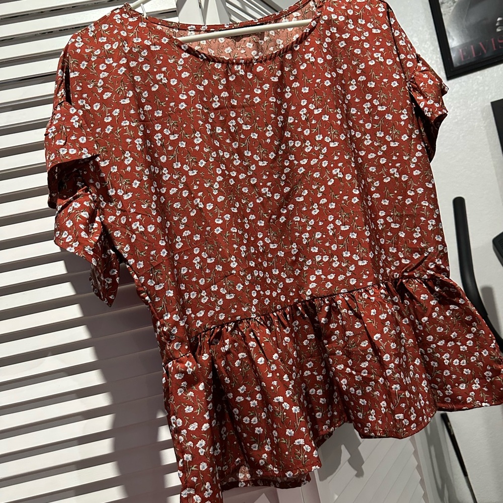 SHEIN Rust Floral Ruffle Peplum Blouse
